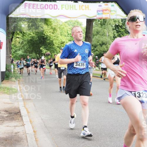 29.06.2025 - hella hamburg halbmarathon MichiJ http://msf.ph/oto/8360776 29.06.2025 10:42:45 Zwischen KM18-KM19 2378, 3048, 3435, 3668, 5465, 8573, 8691, 8996, 9934, 10044, 11797, 12248, 12348, 12590, 13234, 13236, 14408, 14750, 16213, 16609, 18290, 19091, 19152 meine-sportfotos.de