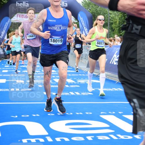 29.06.2025 - hella hamburg halbmarathon Strokosch-Dieckow http://msf.ph/oto/8360911 29.06.2025 10:51:17 Ziel 1461, 1817, 2364, 2411, 2636, 2718, 2946, 4404, 4814, 5600, 6027, 6657, 6776, 8316, 8930, 8989, 9214, 9476, 9656, 10480, 10667, 10868, 11124, 11512, 11625, 12016, 13047, 14865, 14994, 15480, 15950, 16357, 17530, 18019, 18489 meine-sportfotos.de