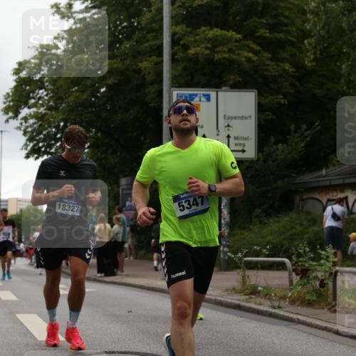 29.06.2025 - hella hamburg halbmarathon Yannick Fuchs http://msf.ph/oto/8360921 29.06.2025 10:53:12 20KM 1285, 2006, 2348, 2584, 2677, 2957, 2978, 3114, 3181, 3279, 3425, 3983, 4088, 4592, 5347, 5633, 5885, 6087, 6202, 6208, 6220, 6438, 6636, 6997, 7031, 7223, 7287, 7476, 8290, 9655, 10036, 10759, 10896, 10943, 11935, 11938, 12206, 12261, 12564, 12633, 12736, 12862, 13583, 13761, 14375, 14567, 14732, 14902, 14965, 15232, 15240, 15284, 15824, 16160, 16341, 16563, 16910, 16980, 17017, 17346, 17503, 17630, 18153, 18266, 18327, 18467, 18716, 19015, 19160 meine-sportfotos.de