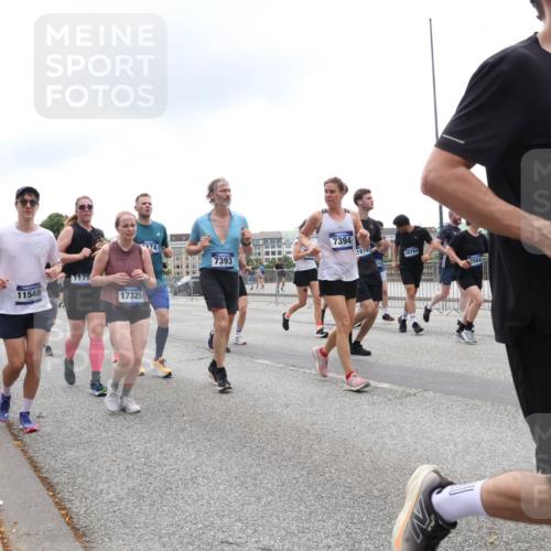 29.06.2025 - hella hamburg halbmarathon Lena Gebhardt http://msf.ph/oto/8360929 29.06.2025 10:48:19 Lombardsbrücke 11548, 1175, 17325, 174, 7394, 7393, 3614, 10794, 3504, 1210, 1142, 1157, 1174, 1175, 1392, 1645, 1701, 2037, 2163, 2195, 2197, 2418, 2475, 2545, 2627, 2650, 2756, 2909, 2958, 3049, 3224, 3320, 3468, 3504, 3661, 3679, 3933, 4327, 4588, 4856, 5585, 5781, 5886, 5952, 6143, 7240, 7393, 7394, 7427, 7532, 7916, 8077, 8310, 8461, 8521, 8760, 8774, 8948, 9356, 9696, 9697, 9775, 9787, 9921, 10059, 10145, 10777, 10794, 11548, 11742, 11781, 13814, 15715, 16498, 16499 meine-sportfotos.de