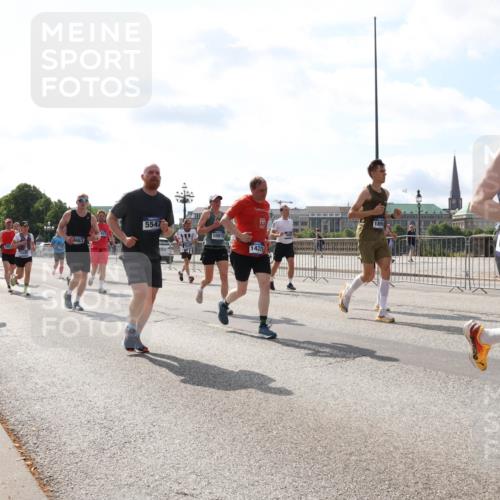 29.06.2025 - hella hamburg halbmarathon Lena Gebhardt http://msf.ph/oto/8360946 29.06.2025 10:01:40 Lombardsbrücke 5547, 10915, 2591, 14375, 1895, 6921, 1184, 1329, 1387, 1420, 1464, 1653, 1722, 1724, 1729, 1881, 1940, 2006, 2091, 2167, 2591, 2806, 2957, 3039, 3199, 3425, 3663, 4068, 4249, 4286, 4319, 4322, 4328, 4370, 4649, 4663, 5547, 5570, 5602, 5603, 5675, 5742, 6087, 6281, 0000, 6302, 6327, 6438, 6591, 6595, 6921, 6924, 7287, 7846, 8030, 8045, 8046, 8191, 8392, 8578, 8691, 8822, 8926, 9230, 10281, 10301, 10383, 10576, 10882, 10915, 11043, 11465 meine-sportfotos.de