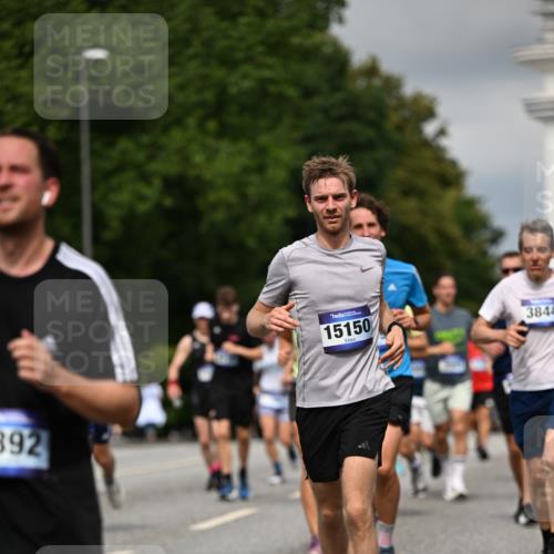 29.06.2025 - hella hamburg halbmarathon Dr. Thomas Lammeyer http://msf.ph/oto/8360982 29.06.2025 10:18:55 Kennedybrücke 1296, 1379, 1524, 1575, 1728, 1745, 2046, 2281, 2690, 3454, 3507, 3509, 3513, 3650, 3691, 4495, 4641, 5608, 5800, 5981, 6181, 6317, 6710, 7195, 7439, 7446, 7447, 7881, 8239, 8256, 8275, 8522, 8563, 8755, 8854, 8892, 9709, 9911, 9975, 10589, 10717, 10858, 11271 meine-sportfotos.de