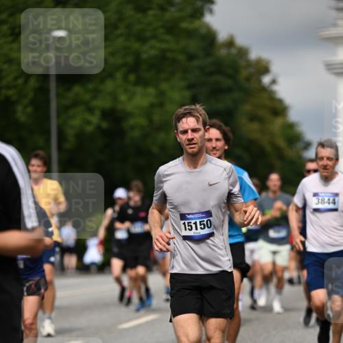 29.06.2025 - hella hamburg halbmarathon Dr. Thomas Lammeyer http://msf.ph/oto/8361004 29.06.2025 10:18:55 Kennedybrücke 1296, 1379, 1524, 1575, 1728, 1745, 2046, 2281, 2690, 3454, 3507, 3509, 3513, 3650, 3691, 4495, 4641, 5608, 5800, 5981, 6181, 6317, 6710, 7195, 7439, 7446, 7447, 7881, 8239, 8256, 8275, 8522, 8563, 8755, 8854, 8892, 9709, 9911, 9975, 10589, 10717, 10858, 11271 meine-sportfotos.de