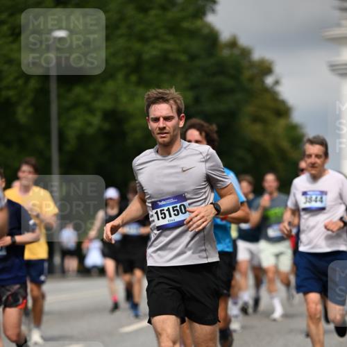 29.06.2025 - hella hamburg halbmarathon Dr. Thomas Lammeyer http://msf.ph/oto/8361016 29.06.2025 10:18:56 Kennedybrücke 1296, 1379, 1524, 1575, 1745, 2046, 2281, 2690, 3454, 3507, 3509, 3513, 3650, 3691, 4495, 4641, 5608, 5800, 5981, 6317, 6710, 7195, 7439, 7446, 7447, 7881, 8239, 8256, 8275, 8522, 8563, 8609, 8854, 8892, 9709, 9911, 9975, 10589, 10717, 10858, 11271 meine-sportfotos.de