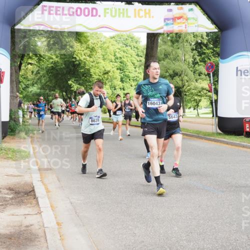 29.06.2025 - hella hamburg halbmarathon MichiJ http://msf.ph/oto/8361066 29.06.2025 10:42:51 Zwischen KM18-KM19 3435, 5643, 8311, 8639, 10188, 10582, 12248, 14175, 14750, 15113, 16043, 18719, 19091 meine-sportfotos.de