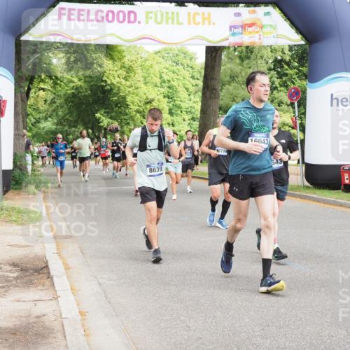 29.06.2025 - hella hamburg halbmarathon MichiJ http://msf.ph/oto/8361107 29.06.2025 10:42:52 Zwischen KM18-KM19 5643, 8311, 8639, 10188, 10582, 14175, 14750, 15113, 15134, 16043, 18719 meine-sportfotos.de