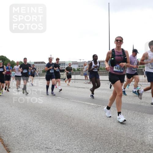 29.06.2025 - hella hamburg halbmarathon Lena Gebhardt http://msf.ph/oto/8361149 29.06.2025 10:39:16 Lombardsbrücke 11419, 2574, 12745, 14958, 8725, 18934, 15262, 103, 5, 7815, 5765, 1232, 1390, 1451, 1760, 1856, 1883, 2092, 2524, 2534, 2571, 2574, 2843, 2893, 2998, 3275, 3307, 3353, 3727, 3745, 4257, 4320, 4410, 4523, 4603, 4609, 4659, 4855, 4882, 4964, 6062, 6112, 6321, 6342, 6343, 6611, 6748, 7263, 7341, 7501, 7506, 7524, 7589, 7684, 7815, 8203, 8243, 8457, 8783, 8995, 9393, 9420, 9446, 9569, 9698, 9708, 9777, 9974, 9977, 10001, 10072, 10315, 10512, 10516, 10554, 13060 meine-sportfotos.de
