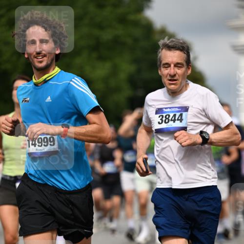 29.06.2025 - hella hamburg halbmarathon Dr. Thomas Lammeyer http://msf.ph/oto/8361172 29.06.2025 10:18:58 Kennedybrücke 1296, 1379, 1524, 1575, 1745, 2046, 2281, 2690, 3454, 3507, 3509, 3513, 3650, 4495, 4641, 5608, 5800, 5981, 6248, 6317, 6710, 7195, 7439, 7446, 7447, 7881, 8239, 8256, 8275, 8522, 8563, 8609, 8854, 8892, 9709, 9911, 9975, 10589, 10717, 10858, 11271 meine-sportfotos.de