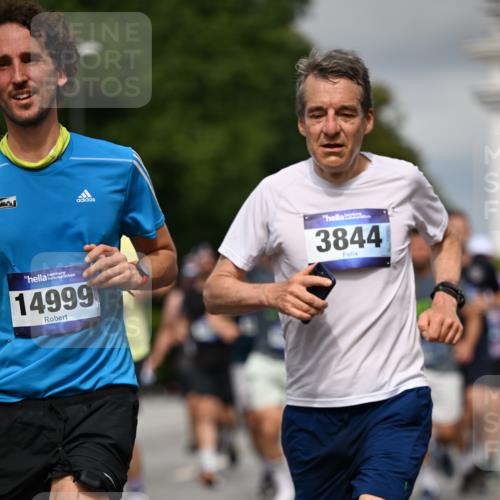 29.06.2025 - hella hamburg halbmarathon Dr. Thomas Lammeyer http://msf.ph/oto/8361197 29.06.2025 10:18:58 Kennedybrücke 1296, 1379, 1524, 1575, 1745, 2046, 2281, 2690, 3454, 3507, 3509, 3513, 3650, 4495, 4641, 5608, 5800, 5981, 6248, 6317, 6710, 7195, 7439, 7446, 7447, 7881, 8239, 8256, 8275, 8522, 8563, 8609, 8854, 8892, 9709, 9911, 9975, 10589, 10717, 10858, 11271 meine-sportfotos.de