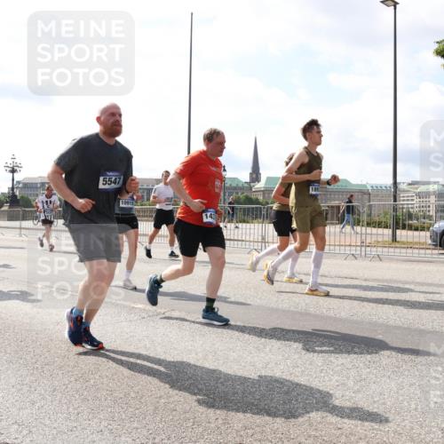 29.06.2025 - hella hamburg halbmarathon Lena Gebhardt http://msf.ph/oto/8361213 29.06.2025 10:01:41 Lombardsbrücke 1663, 653, 5547, 10915, 143, 1184, 1329, 1387, 1420, 1464, 1653, 1722, 1724, 1729, 1881, 1940, 2006, 2091, 2167, 2591, 2806, 2957, 3039, 3199, 3425, 3663, 4249, 4286, 4319, 4322, 4328, 4370, 4649, 4663, 5547, 5570, 5602, 5603, 5675, 5742, 6087, 6281, 0000, 6302, 6327, 6438, 6591, 6595, 6921, 6924, 7287, 7846, 8030, 8045, 8046, 8191, 8392, 8578, 8691, 8822, 8926, 9230, 10281, 10301, 10383, 10576, 10882, 10915, 11043, 11465, 14471 meine-sportfotos.de