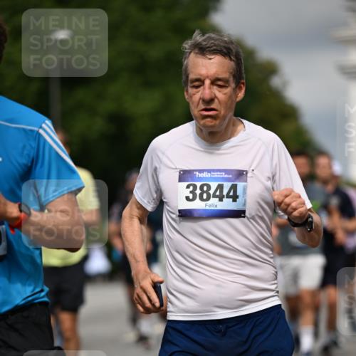 29.06.2025 - hella hamburg halbmarathon Dr. Thomas Lammeyer http://msf.ph/oto/8361227 29.06.2025 10:18:58 Kennedybrücke 1296, 1379, 1524, 1575, 1745, 2046, 2281, 2690, 3454, 3507, 3509, 3513, 3650, 4495, 4641, 5608, 5800, 5981, 6248, 6317, 6710, 7195, 7439, 7446, 7447, 7881, 8239, 8256, 8275, 8522, 8563, 8609, 8854, 8892, 9709, 9911, 9975, 10589, 10717, 10858, 11271 meine-sportfotos.de