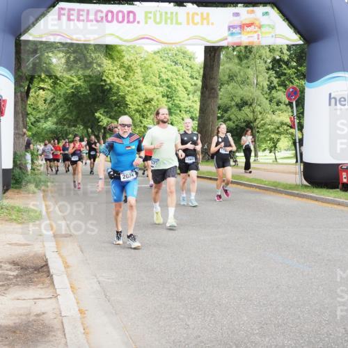 29.06.2025 - hella hamburg halbmarathon MichiJ http://msf.ph/oto/8361228 29.06.2025 10:42:56 Zwischen KM18-KM19 2034, 4249, 5643, 5721, 8639, 10582, 11039, 12440, 14175, 15113, 15134, 18719 meine-sportfotos.de