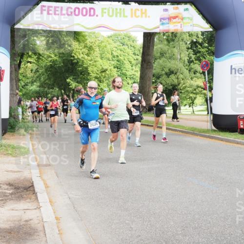 29.06.2025 - hella hamburg halbmarathon MichiJ http://msf.ph/oto/8361238 29.06.2025 10:42:56 Zwischen KM18-KM19 2034, 4249, 5643, 5721, 8639, 10582, 11039, 12440, 14175, 15113, 15134, 18719 meine-sportfotos.de