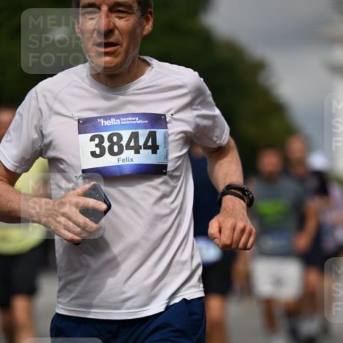 29.06.2025 - hella hamburg halbmarathon Dr. Thomas Lammeyer http://msf.ph/oto/8361260 29.06.2025 10:18:59 Kennedybrücke 1296, 1379, 1524, 1575, 1745, 2046, 2281, 2690, 3507, 3509, 3513, 3650, 4495, 4641, 5608, 5800, 5981, 6248, 6317, 6710, 7195, 7439, 7446, 7447, 7881, 8237, 8239, 8256, 8275, 8522, 8563, 8609, 8854, 8892, 9709, 9911, 9975, 10589, 10717, 10858, 11271 meine-sportfotos.de