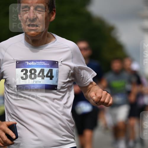 29.06.2025 - hella hamburg halbmarathon Dr. Thomas Lammeyer http://msf.ph/oto/8361266 29.06.2025 10:18:59 Kennedybrücke 1296, 1379, 1524, 1575, 1745, 2046, 2281, 2690, 3507, 3509, 3513, 3650, 4495, 4641, 5608, 5800, 5981, 6248, 6317, 6710, 7195, 7439, 7446, 7447, 7881, 8237, 8239, 8256, 8275, 8522, 8563, 8609, 8854, 8892, 9709, 9911, 9975, 10589, 10717, 10858, 11271 meine-sportfotos.de