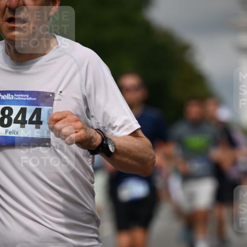 29.06.2025 - hella hamburg halbmarathon Dr. Thomas Lammeyer http://msf.ph/oto/8361280 29.06.2025 10:18:59 Kennedybrücke 1296, 1379, 1524, 1575, 1745, 2046, 2281, 2690, 3507, 3509, 3513, 3650, 4495, 4641, 5608, 5800, 5981, 6248, 6317, 6710, 7195, 7439, 7446, 7447, 7881, 8237, 8239, 8256, 8275, 8522, 8563, 8609, 8854, 8892, 9709, 9911, 9975, 10589, 10717, 10858, 11271 meine-sportfotos.de