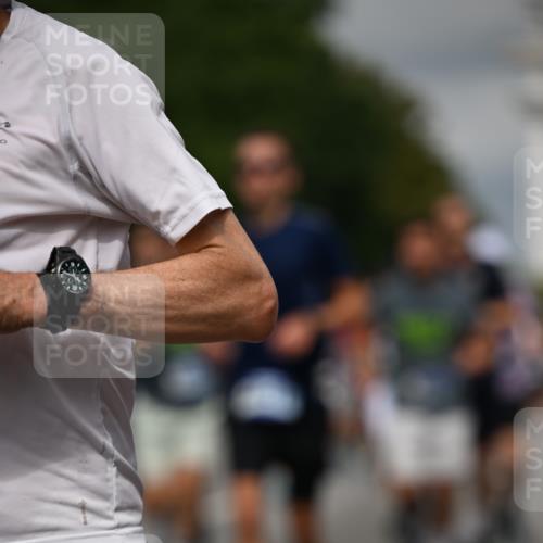 29.06.2025 - hella hamburg halbmarathon Dr. Thomas Lammeyer http://msf.ph/oto/8361291 29.06.2025 10:18:59 Kennedybrücke 1296, 1379, 1524, 1575, 1745, 2046, 2281, 2690, 3507, 3509, 3513, 3650, 4495, 4641, 5608, 5800, 5981, 6248, 6317, 6710, 7195, 7439, 7446, 7447, 7881, 8237, 8239, 8256, 8275, 8522, 8563, 8609, 8854, 8892, 9709, 9911, 9975, 10589, 10717, 10858, 11271 meine-sportfotos.de