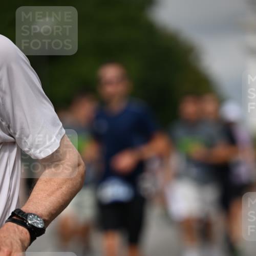 29.06.2025 - hella hamburg halbmarathon Dr. Thomas Lammeyer http://msf.ph/oto/8361302 29.06.2025 10:18:59 Kennedybrücke 1296, 1379, 1524, 1575, 1745, 2046, 2281, 2690, 3507, 3509, 3513, 3650, 4495, 4641, 5608, 5800, 5981, 6248, 6317, 6710, 7195, 7439, 7446, 7447, 7881, 8237, 8239, 8256, 8275, 8522, 8563, 8609, 8854, 8892, 9709, 9911, 9975, 10589, 10717, 10858, 11271 meine-sportfotos.de
