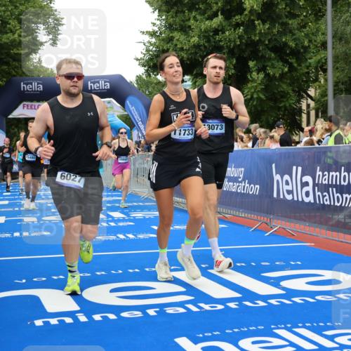 29.06.2025 - hella hamburg halbmarathon Strokosch-Dieckow http://msf.ph/oto/8361312 29.06.2025 10:51:10 Ziel 1366, 1461, 1817, 4077, 4404, 4816, 4967, 5600, 6027, 6657, 8261, 8316, 8508, 8704, 8930, 9476, 10480, 10508, 10603, 10667, 10868, 11512, 11625, 11733, 12016, 13073, 15480, 17384, 17530, 17823, 18019 meine-sportfotos.de