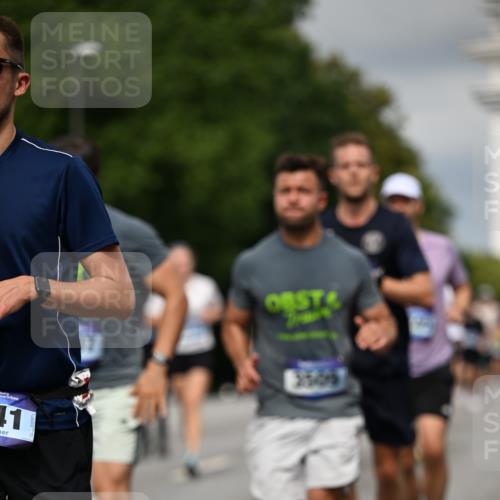 29.06.2025 - hella hamburg halbmarathon Dr. Thomas Lammeyer http://msf.ph/oto/8361349 29.06.2025 10:19:01 Kennedybrücke 1296, 1379, 1524, 1575, 1745, 2046, 2281, 2690, 3507, 3509, 3513, 3650, 4495, 4641, 5271, 5608, 5800, 5981, 5986, 6248, 6317, 6710, 7195, 7439, 7446, 7447, 7881, 8237, 8239, 8256, 8275, 8522, 8609, 8854, 8892, 9709, 9911, 9975, 9997, 10589, 10717, 10858, 11271 meine-sportfotos.de