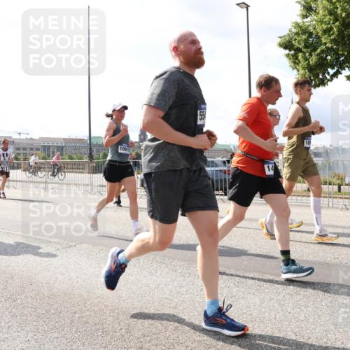 29.06.2025 - hella hamburg halbmarathon Lena Gebhardt http://msf.ph/oto/8361357 29.06.2025 10:01:42 Lombardsbrücke 10915, 14, 1184, 1329, 1387, 1420, 1464, 1653, 1722, 1724, 1729, 1881, 1940, 2006, 2091, 2167, 2591, 2806, 2957, 3039, 3199, 3425, 3663, 4249, 4286, 4319, 4322, 4328, 4370, 4649, 4663, 5547, 5570, 5602, 5603, 5675, 5742, 6087, 6281, 0000, 6302, 6327, 6438, 6591, 6595, 6921, 6924, 7287, 7846, 8030, 8045, 8046, 8191, 8392, 8578, 8691, 8822, 8926, 9230, 10177, 10281, 10301, 10383, 10576, 10882, 10915, 11043, 11465, 14471 meine-sportfotos.de