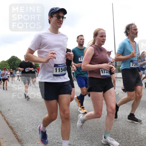 29.06.2025 - hella hamburg halbmarathon Lena Gebhardt http://msf.ph/oto/8361376 29.06.2025 10:48:20 Lombardsbrücke 2037, 5585, 852, 11548, 11, 17325, 7393, 1243, 10, 161, 1142, 1157, 1174, 1175, 1392, 1584, 1645, 1701, 2037, 2163, 2195, 2197, 2418, 2475, 2627, 2650, 2756, 2909, 2958, 3224, 3320, 3468, 3504, 3661, 3679, 3933, 4327, 4588, 4856, 5585, 5781, 5886, 5952, 6143, 7240, 7393, 7394, 7532, 7916, 8077, 8461, 8521, 8719, 8760, 8774, 8948, 9356, 9775, 9787, 9921, 10059, 10145, 10777, 10794, 11548, 11742, 11781, 13814, 15715, 16498, 16499 meine-sportfotos.de