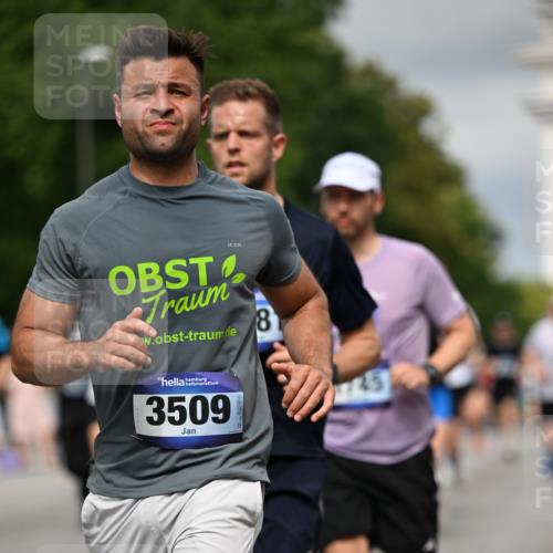 29.06.2025 - hella hamburg halbmarathon Dr. Thomas Lammeyer http://msf.ph/oto/8361399 29.06.2025 10:19:02 Kennedybrücke 1296, 1379, 1524, 1575, 1745, 2046, 2281, 2690, 3507, 3509, 3513, 3650, 4492, 4494, 4495, 4641, 5271, 5608, 5800, 5981, 5986, 6248, 6317, 6710, 7195, 7439, 7446, 7447, 7881, 8237, 8239, 8256, 8275, 8522, 8609, 8854, 8892, 9709, 9911, 9975, 9997, 10589, 10717, 10858, 11271 meine-sportfotos.de