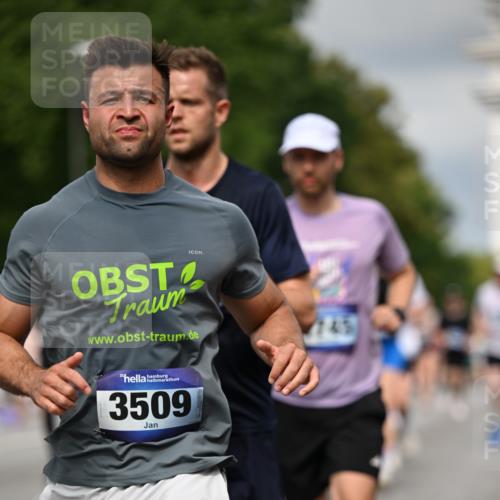 29.06.2025 - hella hamburg halbmarathon Dr. Thomas Lammeyer http://msf.ph/oto/8361402 29.06.2025 10:19:02 Kennedybrücke 1296, 1379, 1524, 1575, 1745, 2046, 2281, 2690, 3507, 3509, 3513, 3650, 4492, 4494, 4495, 4641, 5271, 5608, 5800, 5981, 5986, 6248, 6317, 6710, 7195, 7439, 7446, 7447, 7881, 8237, 8239, 8256, 8275, 8522, 8609, 8854, 8892, 9709, 9911, 9975, 9997, 10589, 10717, 10858, 11271 meine-sportfotos.de