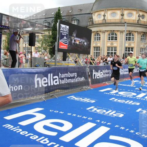 29.06.2025 - hella hamburg halbmarathon Michael Strokosch http://msf.ph/oto/8361425 29.06.2025 10:55:23 Ziel 4189, 5287, 5643, 6723, 6891, 8487, 10263, 11184, 12526, 13236, 13470, 16521, 16985, 17940, 18290, 18380, 18531 meine-sportfotos.de