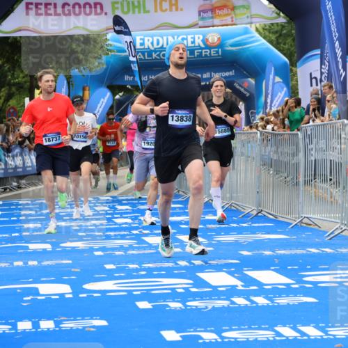 29.06.2025 - hella hamburg halbmarathon Strokosch-Dieckow http://msf.ph/oto/8361451 29.06.2025 10:29:23 Ziel 2021, 2075, 2180, 8975, 9137, 9571, 10156, 10790, 12234, 12287, 12337, 13838, 14164, 14395, 15880, 16118, 17197, 18737, 19203 meine-sportfotos.de