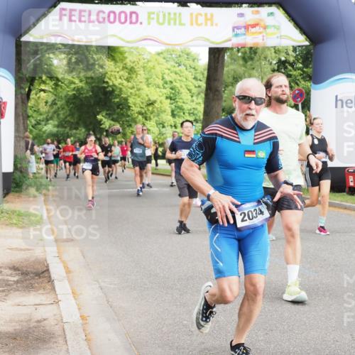 29.06.2025 - hella hamburg halbmarathon MichiJ http://msf.ph/oto/8361453 29.06.2025 10:42:58 Zwischen KM18-KM19 2034, 4249, 5721, 5744, 11039, 11870, 12440, 13394, 15134 meine-sportfotos.de