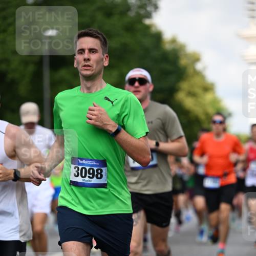 29.06.2025 - hella hamburg halbmarathon Dr. Thomas Lammeyer http://msf.ph/oto/8361503 29.06.2025 09:56:37 Kennedybrücke 1012, 1070, 1163, 1176, 1391, 1468, 1613, 1735, 1782, 2048, 2189, 2213, 2590, 2788, 2970, 3021, 3098, 3109, 3124, 3304, 3907, 3917, 3928, 4277, 4497, 4691, 4933, 4981, 4997, 5476, 5477, 5623, 5624, 5682, 6152, 6712, 6716, 7005, 7093, 7204, 7325, 7599, 7765, 7843, 8063, 8145, 8664, 8694, 8704, 8722, 9081, 9213, 9232, 9374, 9534, 9538, 9540, 9585, 10000, 10208, 10246, 10313, 10750, 10796, 10969, 11153, 11291, 11346 meine-sportfotos.de