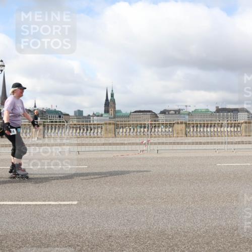 29.06.2025 - hella hamburg halbmarathon Lena Gebhardt http://msf.ph/oto/8361507 29.06.2025 09:10:14 Lombardsbrücke 24 meine-sportfotos.de
