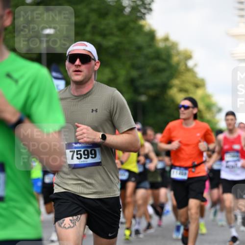 29.06.2025 - hella hamburg halbmarathon Dr. Thomas Lammeyer http://msf.ph/oto/8361525 29.06.2025 09:56:38 Kennedybrücke 1012, 1070, 1163, 1176, 1391, 1468, 1613, 1735, 1782, 2048, 2189, 2213, 2590, 2788, 2970, 3021, 3098, 3124, 3304, 3907, 3917, 3928, 4277, 4497, 4691, 4933, 4981, 4997, 5476, 5623, 5624, 5682, 6152, 6712, 6716, 7005, 7093, 7147, 7204, 7325, 7599, 7765, 7843, 8063, 8145, 8664, 8694, 8704, 8722, 8819, 9081, 9213, 9232, 9374, 9534, 9538, 9540, 9585, 10000, 10208, 10246, 10313, 10750, 10796, 10969, 11094, 11153, 11291, 11346 meine-sportfotos.de