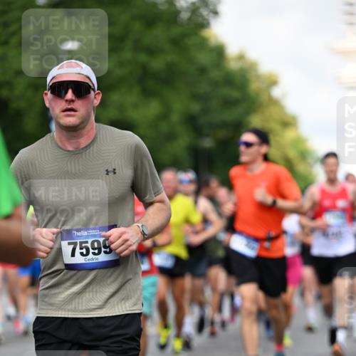 29.06.2025 - hella hamburg halbmarathon Dr. Thomas Lammeyer http://msf.ph/oto/8361539 29.06.2025 09:56:38 Kennedybrücke 1012, 1070, 1163, 1176, 1391, 1468, 1613, 1735, 1782, 2048, 2189, 2213, 2590, 2788, 2970, 3021, 3098, 3124, 3304, 3907, 3917, 3928, 4277, 4497, 4691, 4933, 4981, 4997, 5476, 5623, 5624, 5682, 6152, 6712, 6716, 7005, 7093, 7147, 7204, 7325, 7599, 7765, 7843, 8063, 8145, 8664, 8694, 8704, 8722, 8819, 9081, 9213, 9232, 9374, 9534, 9538, 9540, 9585, 10000, 10208, 10246, 10313, 10750, 10796, 10969, 11094, 11153, 11291, 11346 meine-sportfotos.de