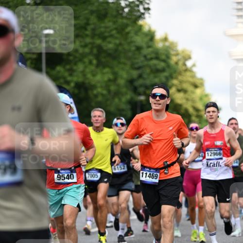 29.06.2025 - hella hamburg halbmarathon Dr. Thomas Lammeyer http://msf.ph/oto/8361548 29.06.2025 09:56:39 Kennedybrücke 1012, 1070, 1163, 1176, 1391, 1468, 1613, 1735, 1782, 2048, 2189, 2213, 2590, 2788, 2970, 3021, 3098, 3304, 3907, 3917, 3928, 4277, 4497, 4691, 4933, 4981, 4997, 5476, 5623, 5624, 5682, 6152, 6712, 6716, 7005, 7093, 7147, 7204, 7325, 7599, 7765, 7843, 8063, 8145, 8664, 8694, 8704, 8722, 8819, 9081, 9213, 9232, 9374, 9534, 9538, 9540, 9585, 10000, 10208, 10246, 10313, 10750, 10796, 10969, 11094, 11153, 11291, 11346 meine-sportfotos.de