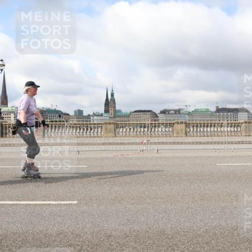 29.06.2025 - hella hamburg halbmarathon Lena Gebhardt http://msf.ph/oto/8361553 29.06.2025 09:10:14 Lombardsbrücke  meine-sportfotos.de