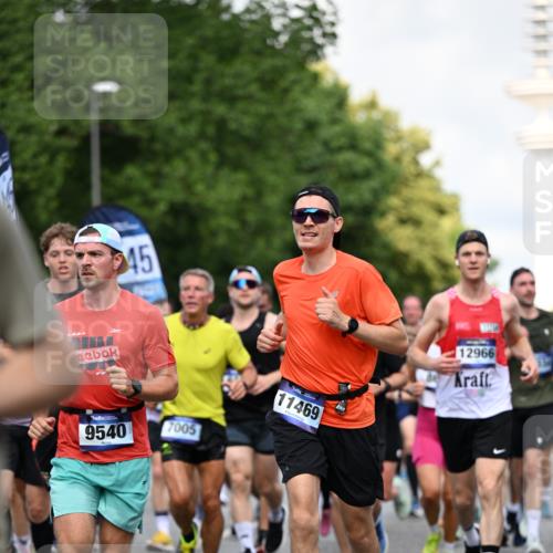 29.06.2025 - hella hamburg halbmarathon Dr. Thomas Lammeyer http://msf.ph/oto/8361576 29.06.2025 09:56:39 Kennedybrücke 1012, 1070, 1163, 1176, 1391, 1468, 1613, 1735, 1782, 2048, 2189, 2213, 2590, 2788, 2970, 3021, 3098, 3304, 3907, 3917, 3928, 4277, 4497, 4691, 4933, 4981, 4997, 5476, 5623, 5624, 5682, 6152, 6712, 6716, 7005, 7093, 7147, 7204, 7325, 7599, 7765, 7843, 8063, 8145, 8664, 8694, 8704, 8722, 8819, 9081, 9213, 9232, 9374, 9534, 9538, 9540, 9585, 10000, 10208, 10246, 10313, 10750, 10796, 10969, 11094, 11153, 11291, 11346 meine-sportfotos.de