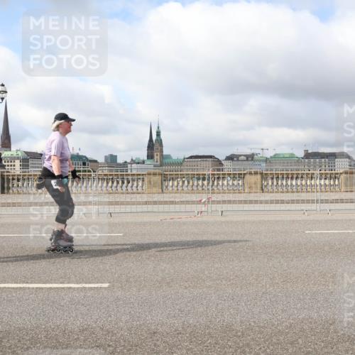 29.06.2025 - hella hamburg halbmarathon Lena Gebhardt http://msf.ph/oto/8361586 29.06.2025 09:10:14 Lombardsbrücke 38 meine-sportfotos.de