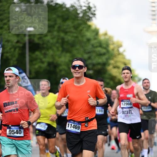 29.06.2025 - hella hamburg halbmarathon Dr. Thomas Lammeyer http://msf.ph/oto/8361596 29.06.2025 09:56:39 Kennedybrücke 1012, 1070, 1163, 1176, 1391, 1468, 1613, 1735, 1782, 2048, 2189, 2213, 2590, 2788, 2970, 3021, 3098, 3304, 3907, 3917, 3928, 4277, 4497, 4691, 4933, 4981, 4997, 5476, 5623, 5624, 5682, 6152, 6712, 6716, 7005, 7093, 7147, 7204, 7325, 7599, 7765, 7843, 8063, 8145, 8664, 8694, 8704, 8722, 8819, 9081, 9213, 9232, 9374, 9534, 9538, 9540, 9585, 10000, 10208, 10246, 10313, 10750, 10796, 10969, 11094, 11153, 11291, 11346 meine-sportfotos.de
