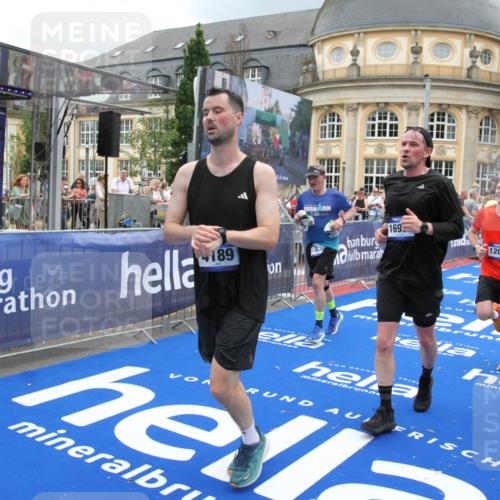 29.06.2025 - hella hamburg halbmarathon Michael Strokosch http://msf.ph/oto/8361602 29.06.2025 10:55:27 Ziel 1130, 2252, 2771, 4189, 4951, 5287, 5643, 6938, 8487, 11184, 12526, 13234, 13236, 13470, 16213, 16985, 17603, 17940, 18290, 18380, 18531 meine-sportfotos.de