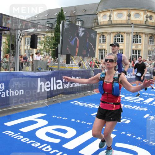 29.06.2025 - hella hamburg halbmarathon Michael Strokosch http://msf.ph/oto/8361692 29.06.2025 10:55:30 Ziel 1130, 2252, 2771, 4189, 4951, 5287, 5319, 6591, 6938, 8487, 12584, 13234, 13236, 14036, 16213, 16334, 16609, 16985, 17603, 17940 meine-sportfotos.de