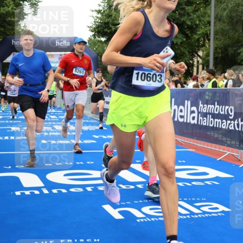29.06.2025 - hella hamburg halbmarathon Strokosch-Dieckow http://msf.ph/oto/8361708 29.06.2025 10:51:05 Ziel 1366, 1630, 4077, 4404, 4816, 4967, 5600, 6027, 8117, 8261, 8508, 8704, 10508, 10603, 10868, 11733, 12778, 13008, 13073, 14125, 15480, 17221, 17384, 17530, 17823, 18066, 18350 meine-sportfotos.de