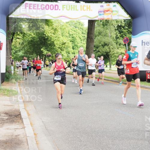 29.06.2025 - hella hamburg halbmarathon MichiJ http://msf.ph/oto/8361710 29.06.2025 10:43:00 Zwischen KM18-KM19 2034, 4249, 5721, 5744, 11039, 11870, 12440, 13394, 14363, 15134, 17993 meine-sportfotos.de