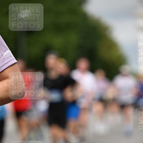 29.06.2025 - hella hamburg halbmarathon Dr. Thomas Lammeyer http://msf.ph/oto/8361720 29.06.2025 10:19:04 Kennedybrücke 1296, 1379, 1524, 1575, 1745, 2281, 2690, 3507, 3509, 3513, 3650, 4492, 4494, 4495, 4641, 5271, 5608, 5800, 5981, 5986, 6248, 6317, 6710, 7195, 7439, 7881, 8237, 8239, 8256, 8275, 8522, 8609, 8854, 8892, 9423, 9709, 9911, 9975, 9997, 10589, 10717, 10858, 11271 meine-sportfotos.de