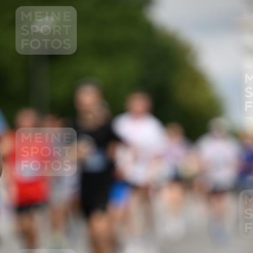 29.06.2025 - hella hamburg halbmarathon Dr. Thomas Lammeyer http://msf.ph/oto/8361735 29.06.2025 10:19:04 Kennedybrücke 1296, 1379, 1524, 1575, 1745, 2281, 2690, 3507, 3509, 3513, 3650, 4492, 4494, 4495, 4641, 5271, 5608, 5800, 5981, 5986, 6248, 6317, 6710, 7195, 7439, 7881, 8237, 8239, 8256, 8275, 8522, 8609, 8854, 8892, 9423, 9709, 9911, 9975, 9997, 10589, 10717, 10858, 11271 meine-sportfotos.de