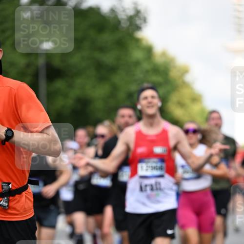 29.06.2025 - hella hamburg halbmarathon Dr. Thomas Lammeyer http://msf.ph/oto/8361758 29.06.2025 09:56:41 Kennedybrücke 1012, 1070, 1163, 1176, 1391, 1468, 1558, 1613, 1735, 1782, 2048, 2189, 2213, 2590, 2788, 2970, 3021, 3098, 3304, 3907, 3917, 3928, 4277, 4497, 4933, 4981, 4997, 5476, 5623, 5624, 5682, 6152, 6712, 6716, 7005, 7093, 7147, 7204, 7322, 7325, 7450, 7599, 7765, 7843, 8063, 8145, 8664, 8694, 8704, 8722, 8819, 9081, 9213, 9232, 9374, 9534, 9538, 9540, 9585, 10000, 10208, 10246, 10313, 10750, 10969, 11094, 11153, 11291, 11346 meine-sportfotos.de