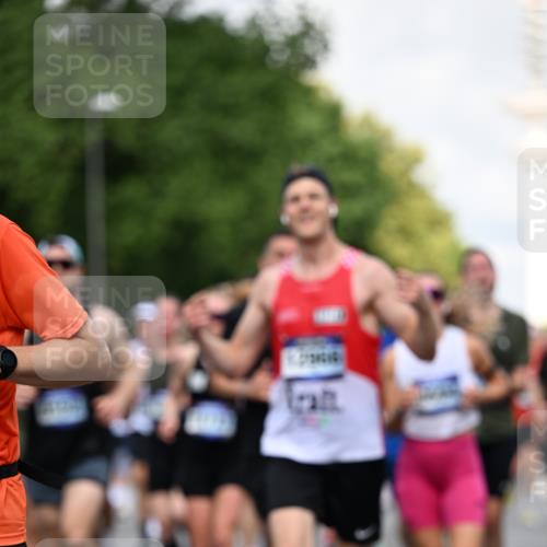 29.06.2025 - hella hamburg halbmarathon Dr. Thomas Lammeyer http://msf.ph/oto/8361765 29.06.2025 09:56:41 Kennedybrücke 1012, 1070, 1163, 1176, 1391, 1468, 1558, 1613, 1735, 1782, 2048, 2189, 2213, 2590, 2788, 2970, 3021, 3098, 3304, 3907, 3917, 3928, 4277, 4497, 4933, 4981, 4997, 5476, 5623, 5624, 5682, 6152, 6712, 6716, 7005, 7093, 7147, 7204, 7322, 7325, 7450, 7599, 7765, 7843, 8063, 8145, 8664, 8694, 8704, 8722, 8819, 9081, 9213, 9232, 9374, 9534, 9538, 9540, 9585, 10000, 10208, 10246, 10313, 10750, 10969, 11094, 11153, 11291, 11346 meine-sportfotos.de