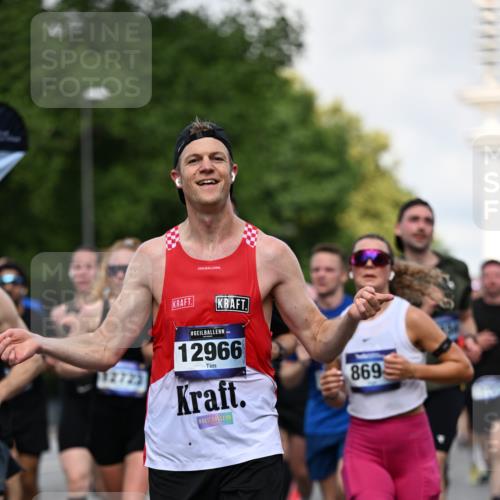 29.06.2025 - hella hamburg halbmarathon Dr. Thomas Lammeyer http://msf.ph/oto/8361782 29.06.2025 09:56:41 Kennedybrücke 1012, 1070, 1163, 1176, 1391, 1468, 1558, 1613, 1735, 1782, 2048, 2189, 2213, 2590, 2788, 2970, 3021, 3098, 3304, 3907, 3917, 3928, 4277, 4497, 4933, 4981, 4997, 5476, 5623, 5624, 5682, 6152, 6712, 6716, 7005, 7093, 7147, 7204, 7322, 7325, 7450, 7599, 7765, 7843, 8063, 8145, 8664, 8694, 8704, 8722, 8819, 9081, 9213, 9232, 9374, 9534, 9538, 9540, 9585, 10000, 10208, 10246, 10313, 10750, 10969, 11094, 11153, 11291, 11346 meine-sportfotos.de