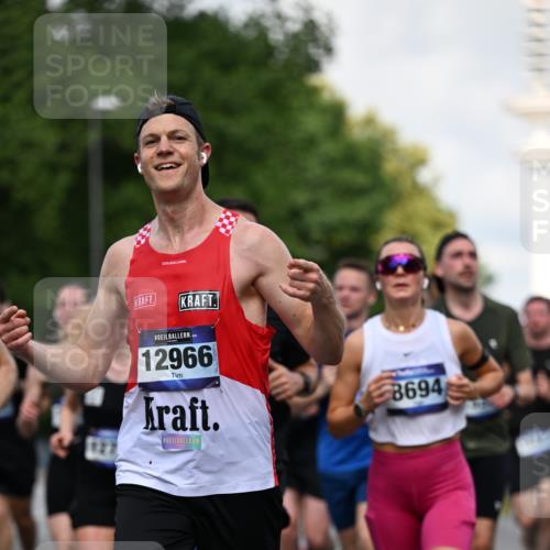 29.06.2025 - hella hamburg halbmarathon Dr. Thomas Lammeyer http://msf.ph/oto/8361798 29.06.2025 09:56:41 Kennedybrücke 1012, 1070, 1163, 1176, 1391, 1468, 1558, 1613, 1735, 1782, 2048, 2189, 2213, 2590, 2788, 2970, 3021, 3098, 3304, 3907, 3917, 3928, 4277, 4497, 4933, 4981, 4997, 5476, 5623, 5624, 5682, 6152, 6712, 6716, 7005, 7093, 7147, 7204, 7322, 7325, 7450, 7599, 7765, 7843, 8063, 8145, 8664, 8694, 8704, 8722, 8819, 9081, 9213, 9232, 9374, 9534, 9538, 9540, 9585, 10000, 10208, 10246, 10313, 10750, 10969, 11094, 11153, 11291, 11346 meine-sportfotos.de